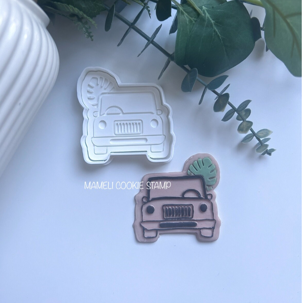 Jeep safari jungle avec feuille