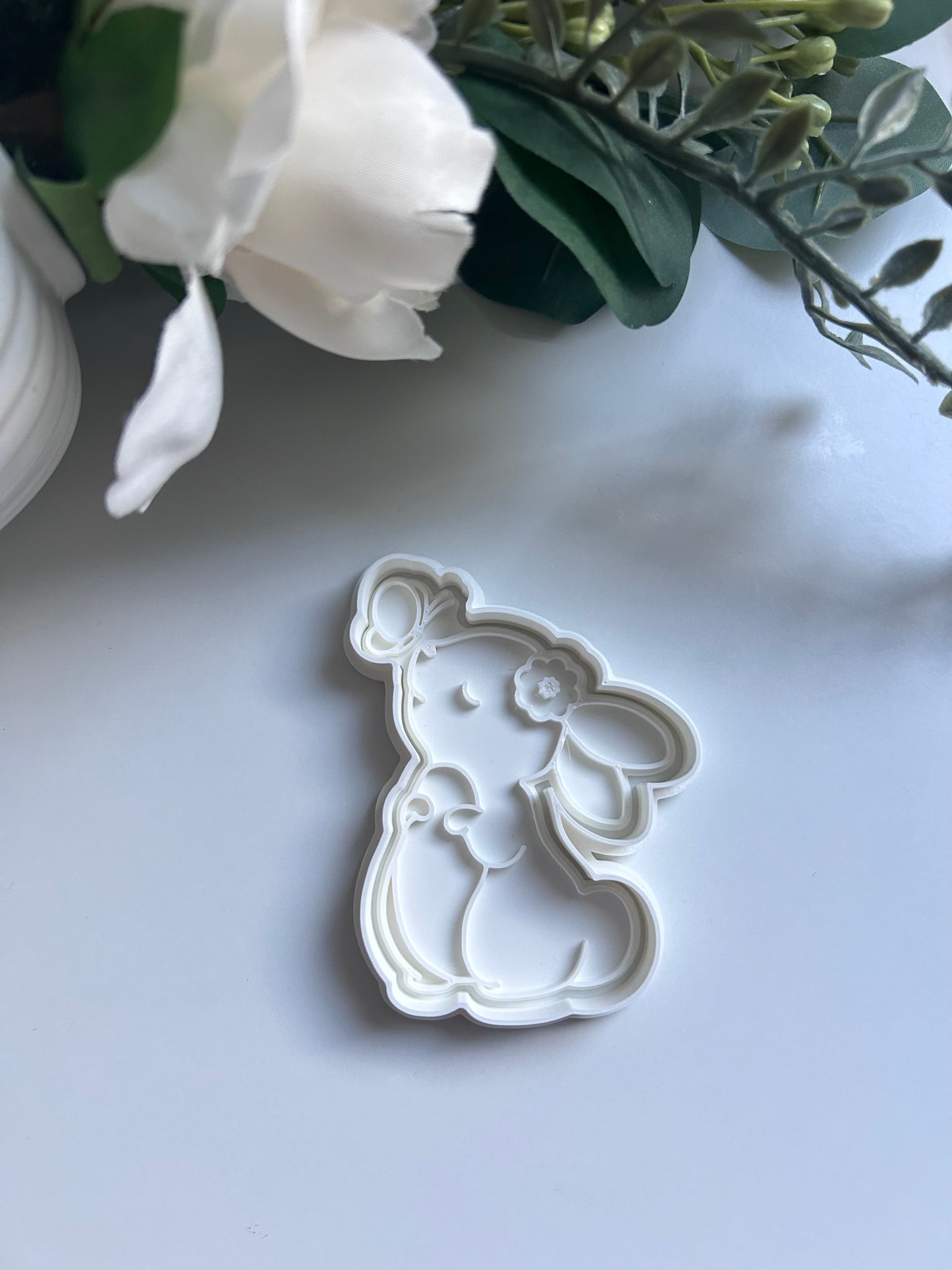 Lapin avec papillon