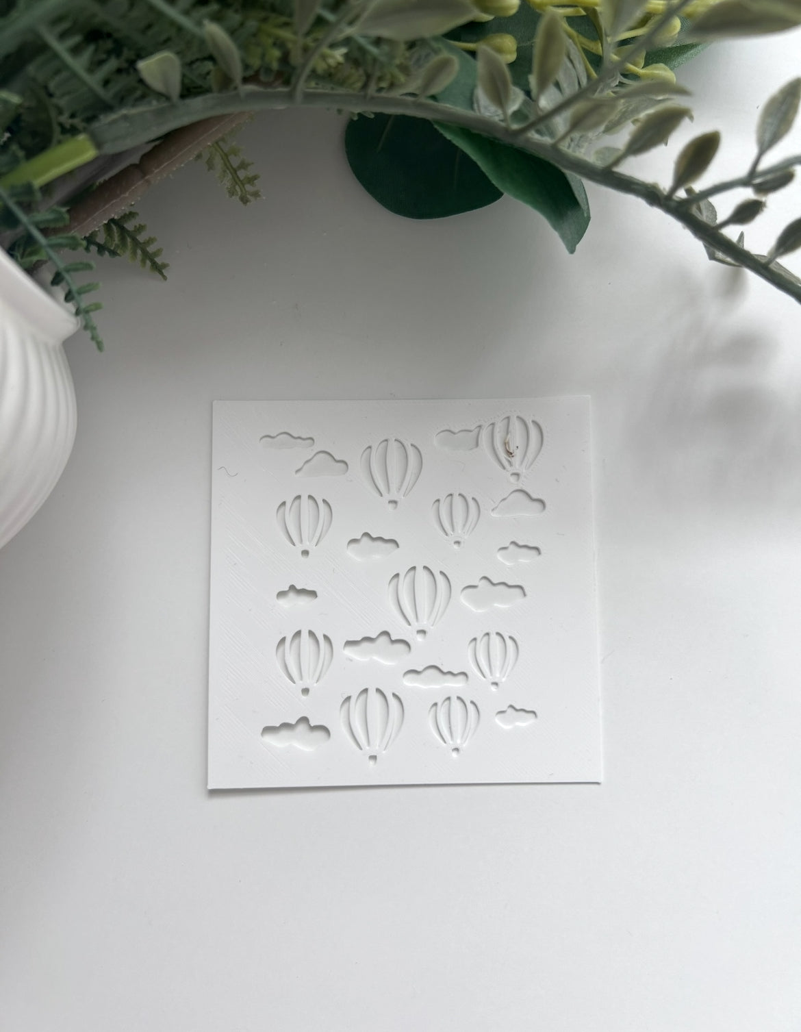 Pochoir montgolfières nuages