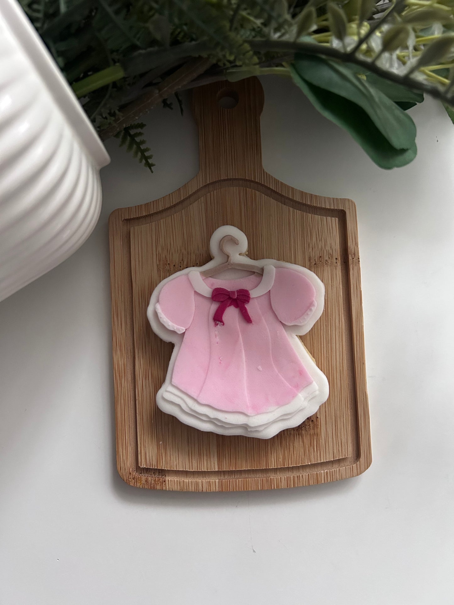 Robe bébé sur cintre