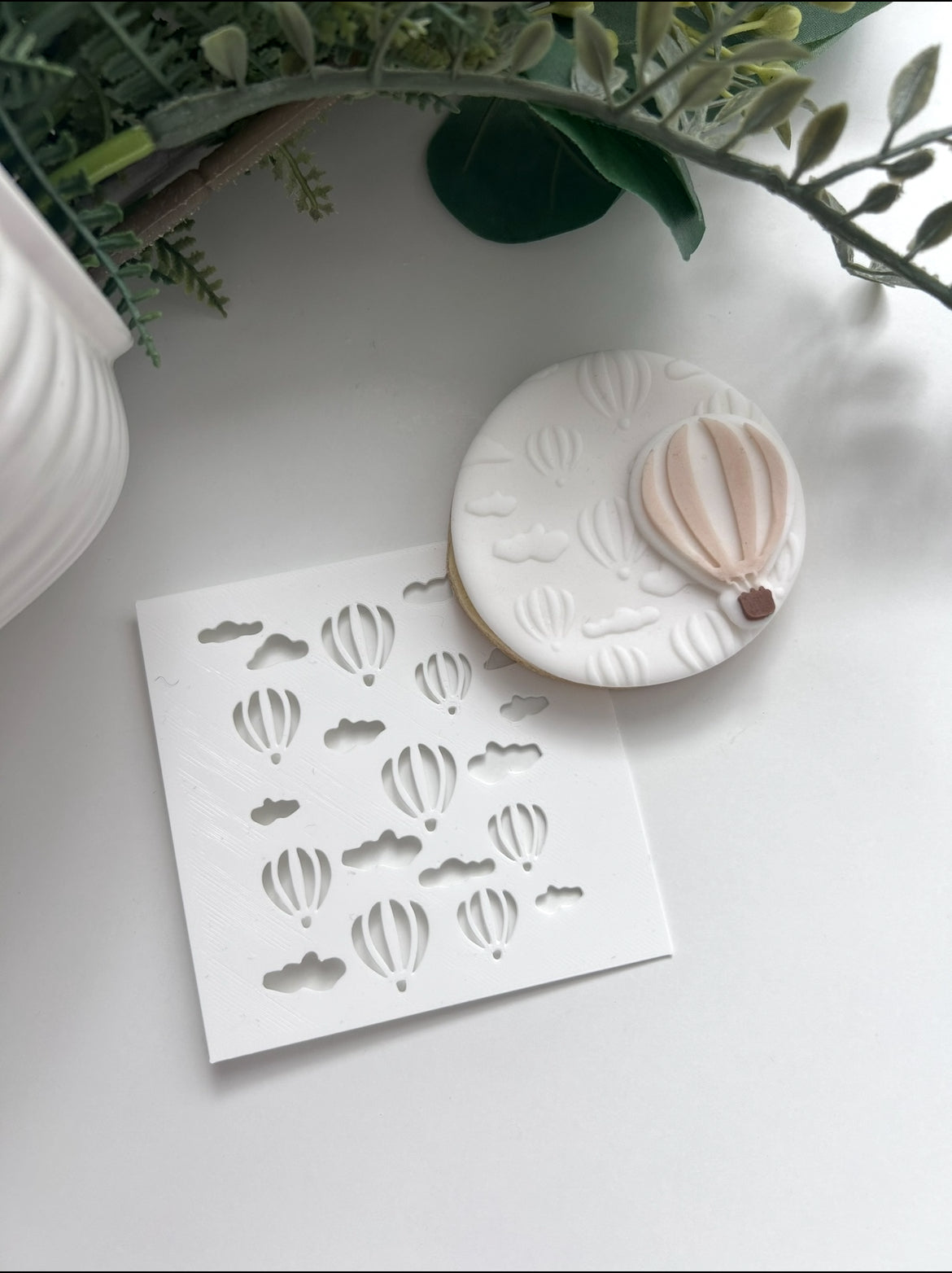 Pochoir montgolfières nuages
