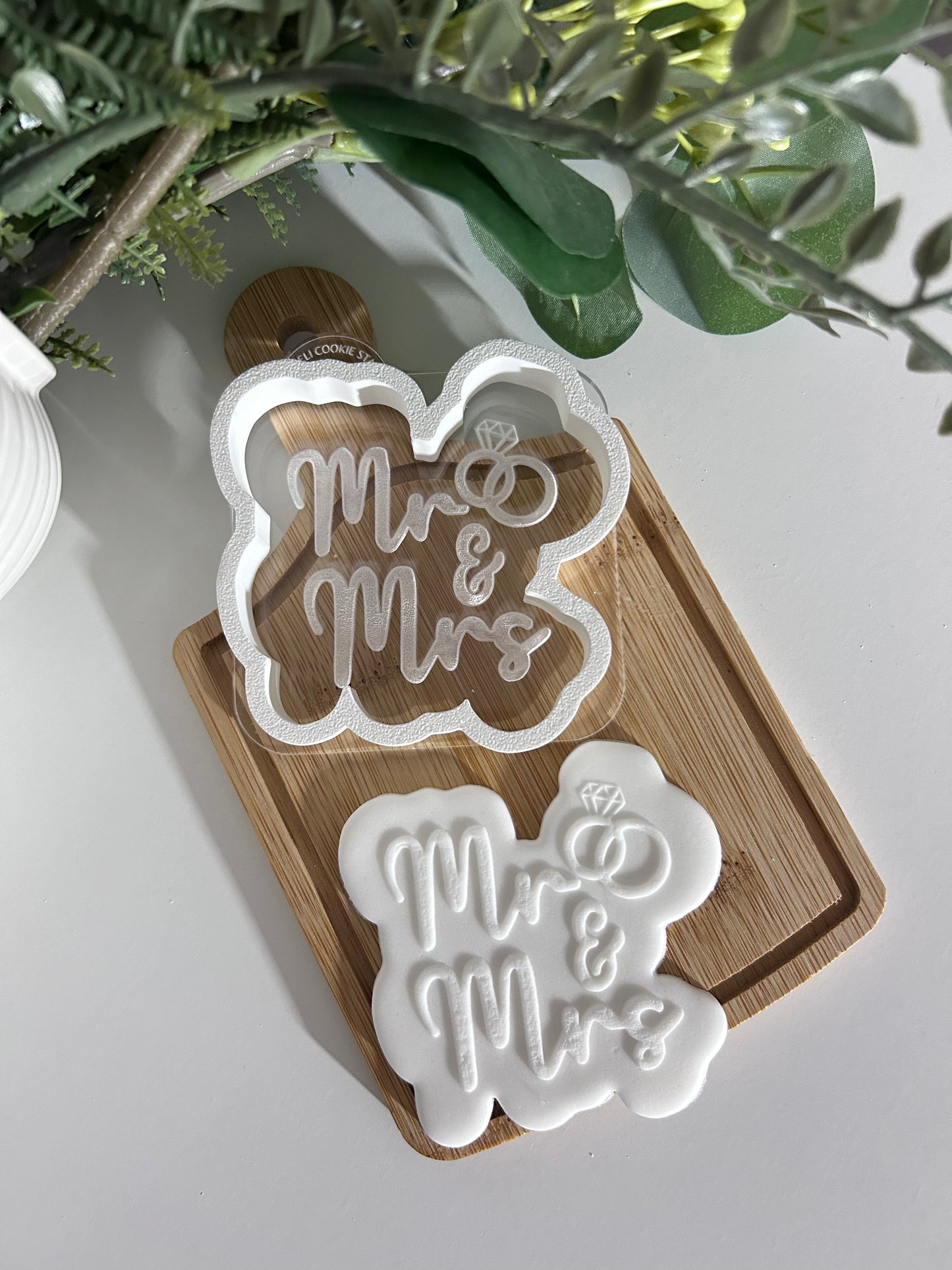 Mr & Mrs